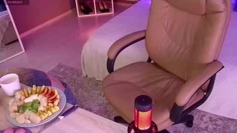 Elina online show from September 30, 1:55 am