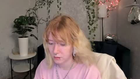 Elira Vane online show from June 22, 3:25 am