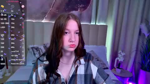 your sweet Lisa online show from June 15, 4:45 am