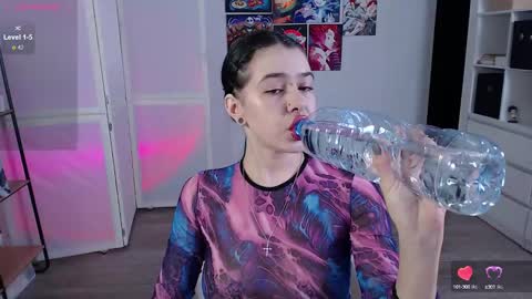 Ari online show from February 8, 4:35 pm