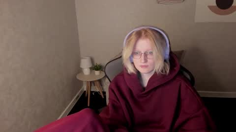 Elizabeth online show from November 22, 1:30 am