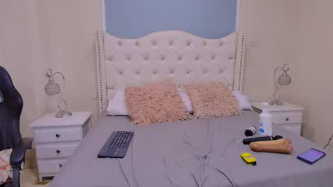 Elizabeth  online show from March 6, 11:22 pm