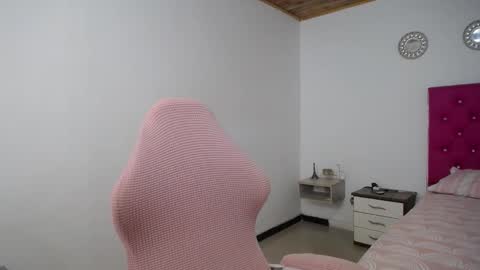 Elizabeth online show from November 27, 12:52 pm