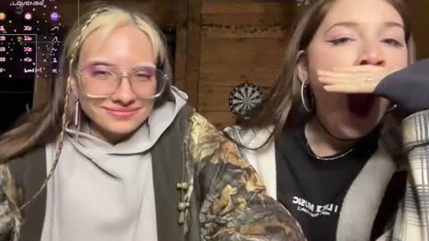 elizabethh_brown online show from July 8, 3:47 pm