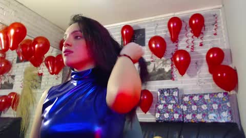   online show from March 4, 7:43 pm