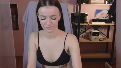 elizzza_ online show from October 11, 5:45 am