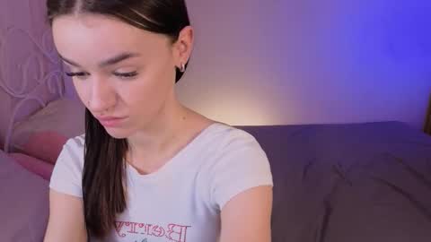 elizzza_ online show from September 16, 5:15 am