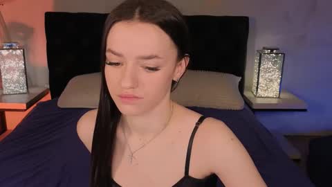 elizzza_ online show from March 13, 5:20 am