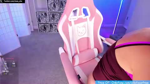 ella_foxx online show from August 10, 3:32 am