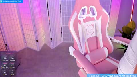 ella_foxx online show from August 7, 1:01 am