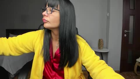 Ella online show from November 27, 10:40 am