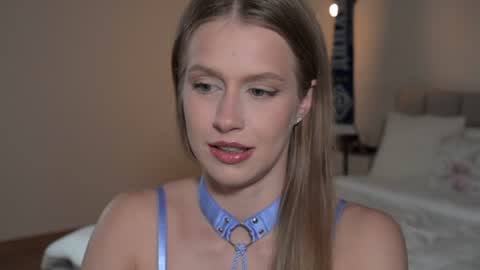 Ella online show from July 18, 8:11 pm