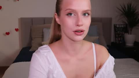 Ella online show from February 16, 7:27 pm