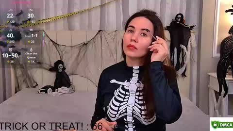 Ella online show from October 31, 4:47 am