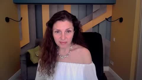 EllaLongs online show from April 1, 1:52 pm