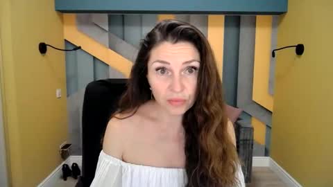 EllaLongs online show from December 28, 12:35 pm