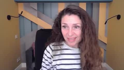 EllaLongs online show from October 26, 12:33 pm