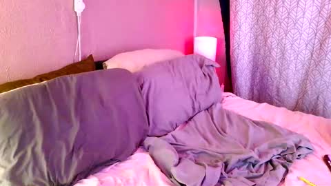 Ella online show from December 1, 11:51 pm