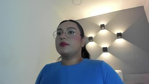 Ella online show from November 4, 12:32 pm