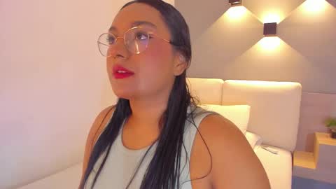 Ella online show from October 13, 12:52 pm