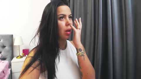 ellasins online show from January 6, 7:17 pm