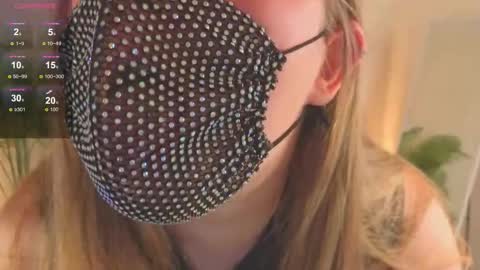 Scarlet online show from October 19, 12:12 am