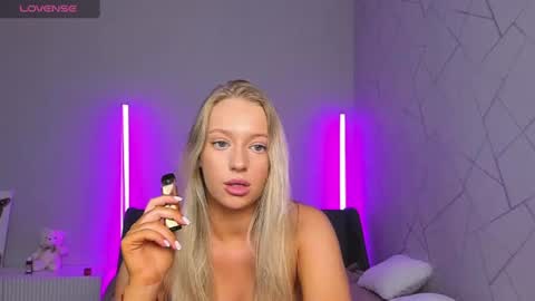 elldiana online show from June 12, 5:26 am