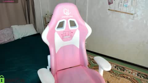 elle_ellise online show from November 7, 9:37 am