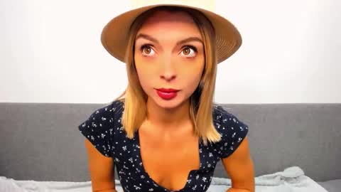 ellen_flow online show from October 2, 9:31 pm