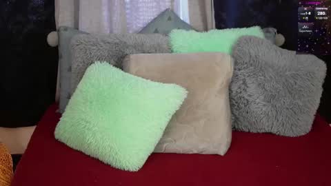 Ellie Ramos online show from October 2, 5:40 pm