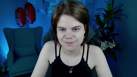 elliemurler online show from November 14, 9:09 am