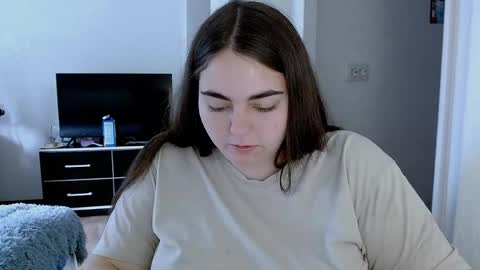 Ellie online show from June 2, 8:26 am
