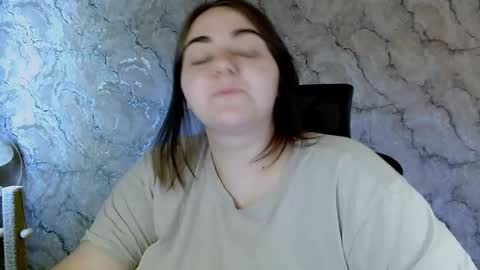 Ellie online show from September 17, 4:54 am