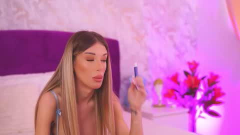 EllinaNuria online show from February 20, 6:01 am