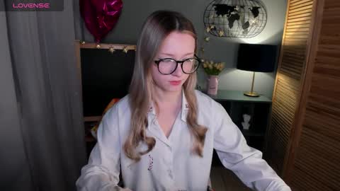 elliup online show from October 12, 1:41 am