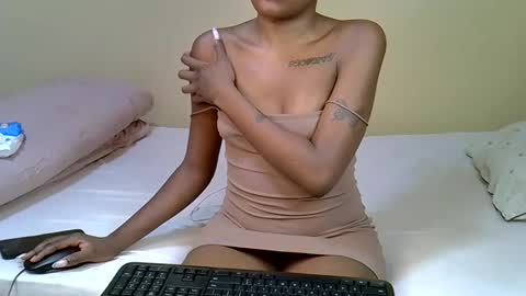 elllanna online show from October 22, 9:42 pm