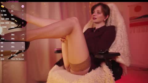 Elly online show from February 18, 9:25 pm