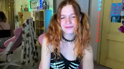 Elly     Fansly  online show from October 13, 8:39 am