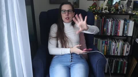 Elly Naomi online show from January 12, 4:08 pm