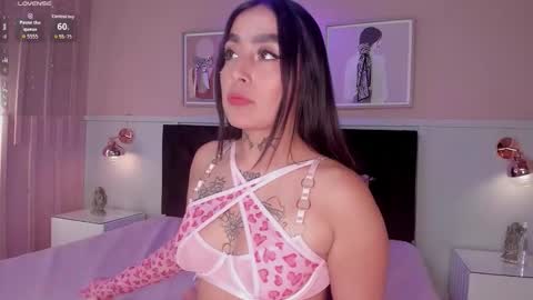 Elodie  online show from February 21, 12:17 pm