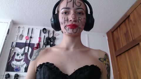 Chelsea  Please help me to reach 100 thumbs up online show from January 8, 9:55 pm