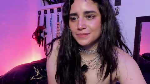 elowen_halley1 online show from February 20, 6:19 am