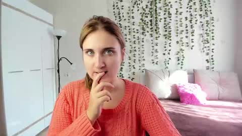 Elsa  online show from September 23, 4:43 am