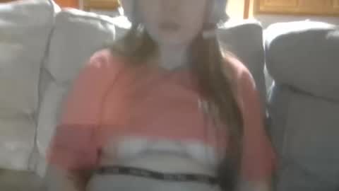 Elsie Rain online show from April 6, 6:14 am