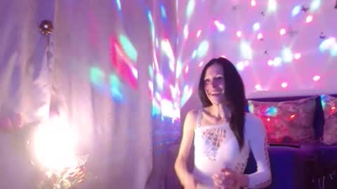 Elisa online show from February 23, 7:24 pm