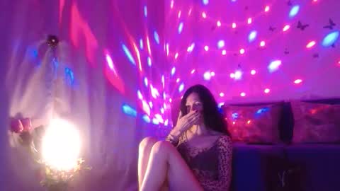 Elisa online show from April 15, 8:31 pm