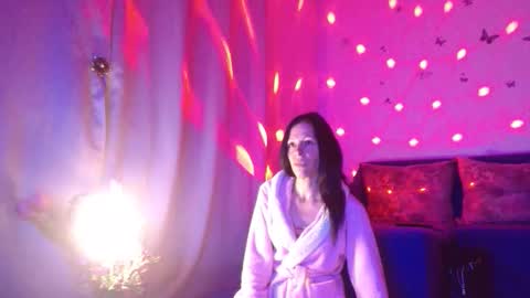 Elisa online show from February 5, 7:39 pm