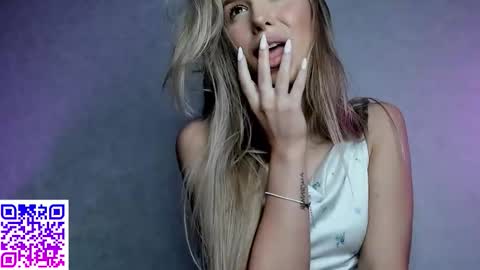 Elysia online show from October 3, 10:37 pm