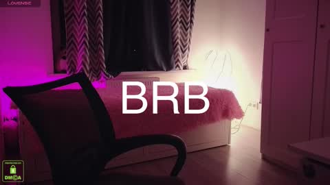 Em1l1a online show from November 3, 7:18 pm