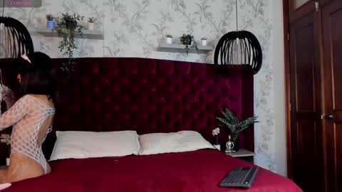 Ema  online show from September 8, 8:41 pm